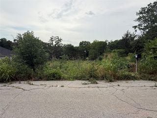 718 E Woodard, Denison, TX 75021