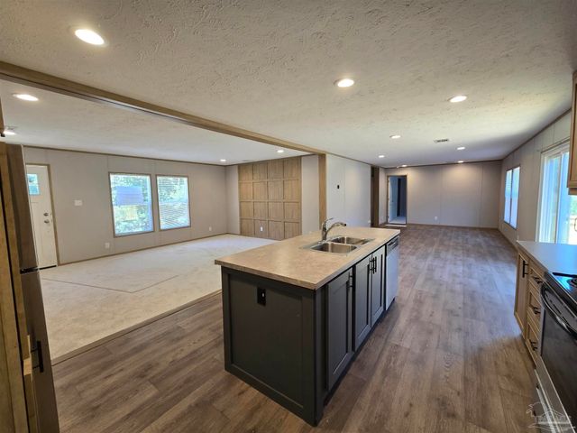 10028 Bellbrook Rd, Milton, FL 32583