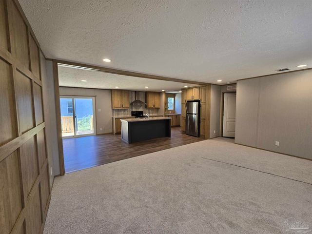 10028 Bellbrook Rd, Milton, FL 32583