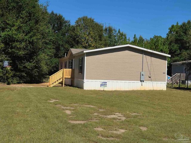 10028 Bellbrook Rd, Milton, FL 32583