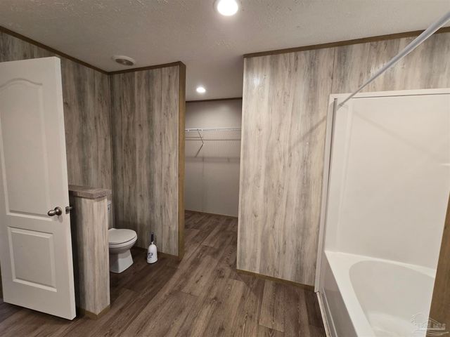 10028 Bellbrook Rd, Milton, FL 32583