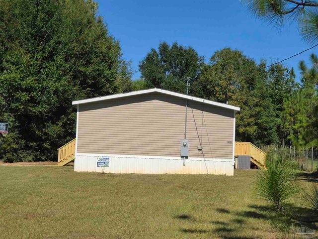 10028 Bellbrook Rd, Milton, FL 32583