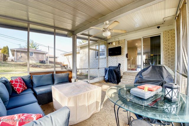 1321 Tycoon Way, Louisville, KY 40213