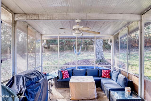 1321 Tycoon Way, Louisville, KY 40213