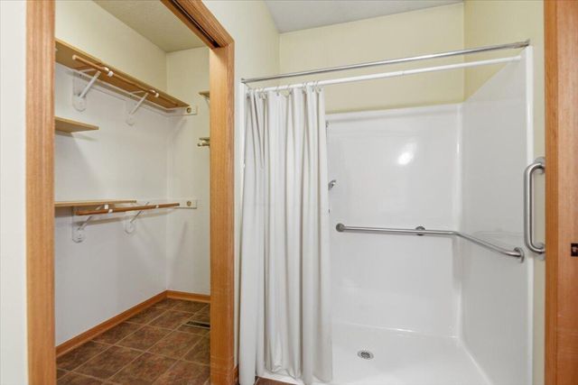 103 MCKENZIE Circle, Council Bluffs, IA 51503