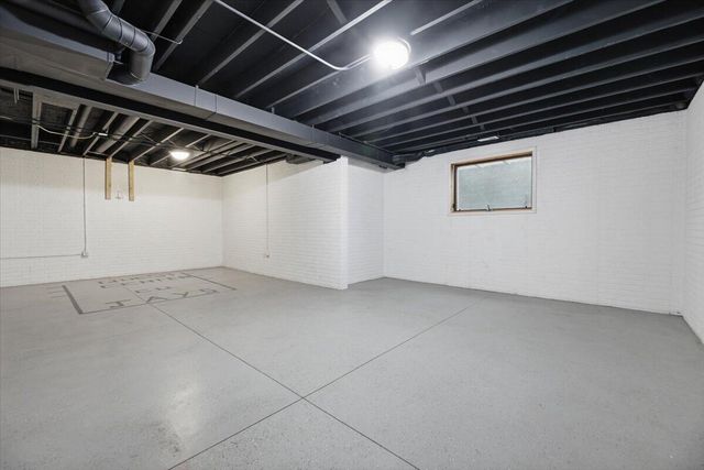 103 MCKENZIE Circle, Council Bluffs, IA 51503