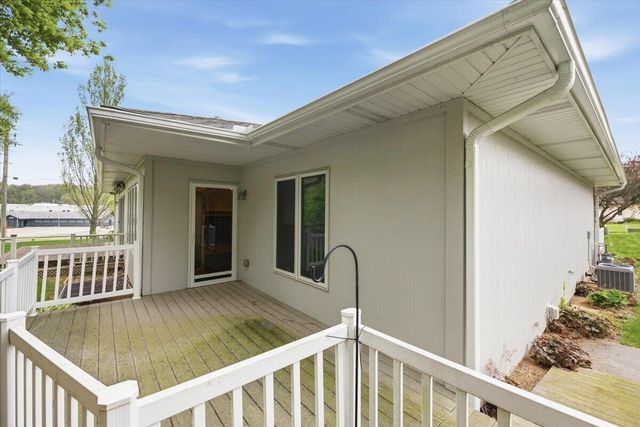 103 MCKENZIE Circle, Council Bluffs, IA 51503