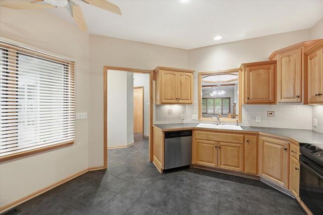 103 MCKENZIE Circle, Council Bluffs, IA 51503