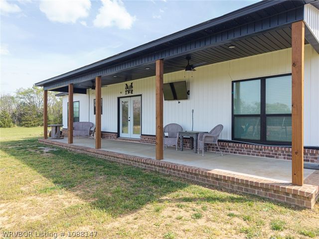 3107 E Mckenzie Avenue, Pocola, OK 74902