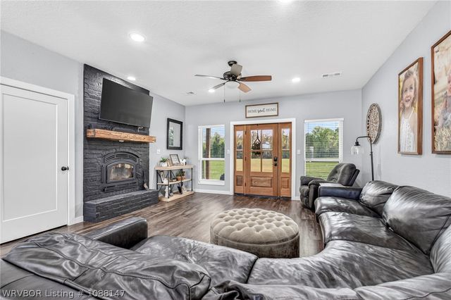 3107 E Mckenzie Avenue, Pocola, OK 74902