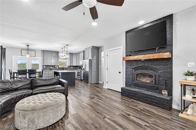 3107 E Mckenzie Avenue, Pocola, OK 74902