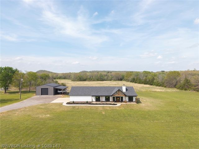 3107 E Mckenzie Avenue, Pocola, OK 74902