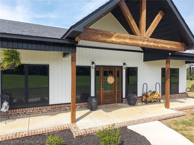 3107 E Mckenzie Avenue, Pocola, OK 74902