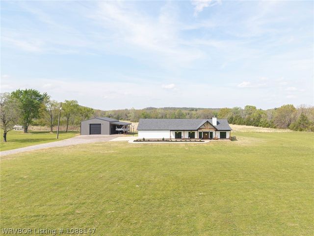 3107 E Mckenzie Avenue, Pocola, OK 74902