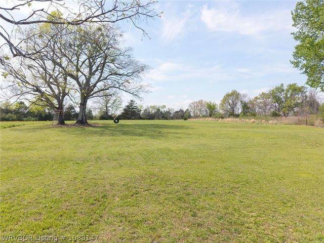 3107 E Mckenzie Avenue, Pocola, OK 74902