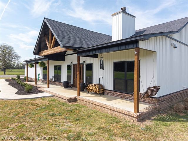 3107 E Mckenzie Avenue, Pocola, OK 74902
