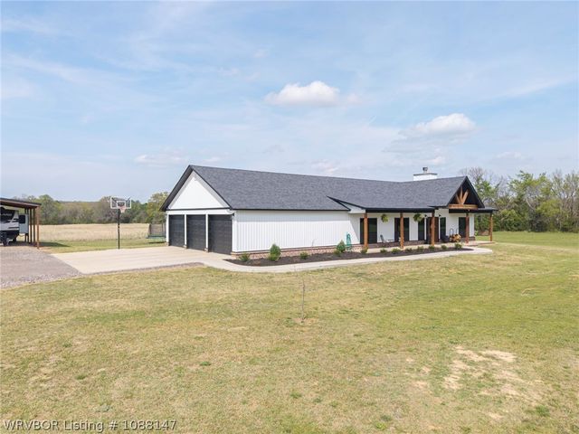 3107 E Mckenzie Avenue, Pocola, OK 74902
