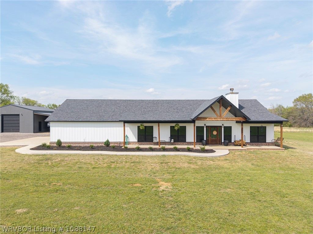 3107 E Mckenzie Avenue, Pocola, OK 74902