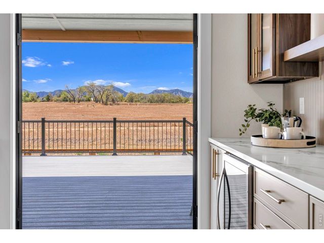 203 Lois Dr, Louisville, CO 80027