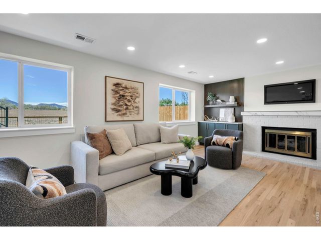 203 Lois Dr, Louisville, CO 80027