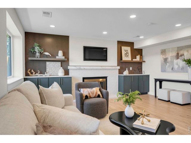 203 Lois Dr, Louisville, CO 80027