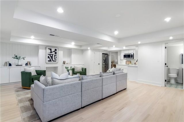 3418 Breton NE Court, Brookhaven, GA 30319