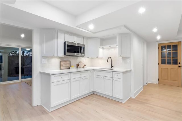 3418 Breton NE Court, Brookhaven, GA 30319