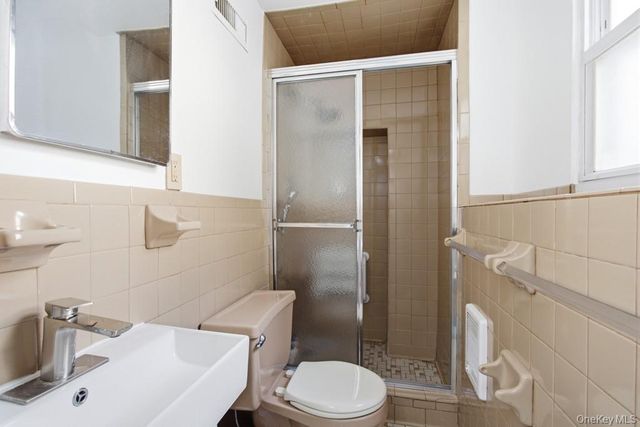 29 Montrose Road, Yonkers, NY 10710