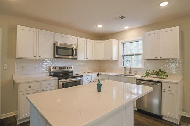 2812 Glenwood Cove, Jonesboro, AR 72401