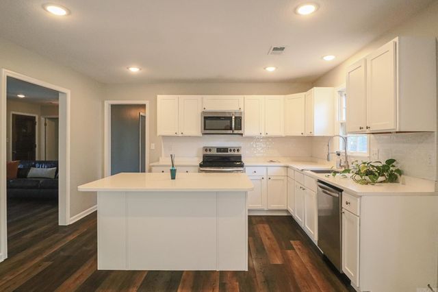 2812 Glenwood Cove, Jonesboro, AR 72401