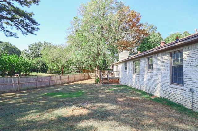 2812 Glenwood Cove, Jonesboro, AR 72401
