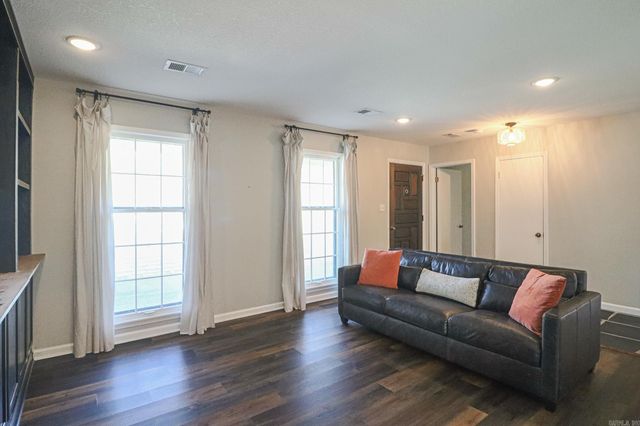 2812 Glenwood Cove, Jonesboro, AR 72401