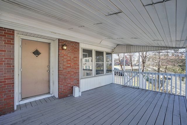 195 Grattan St, Chicopee, MA 01020