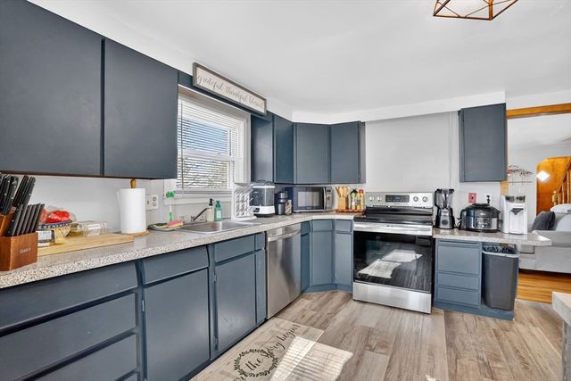 195 Grattan St, Chicopee, MA 01020
