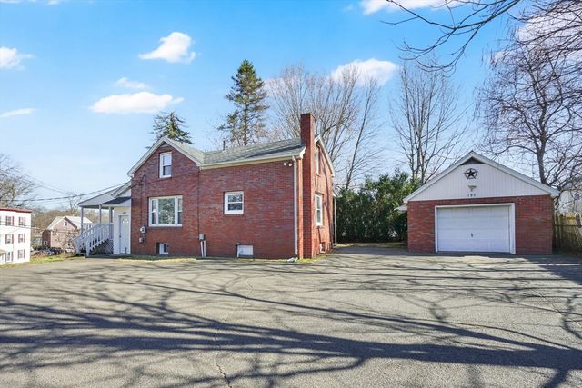 195 Grattan St, Chicopee, MA 01020