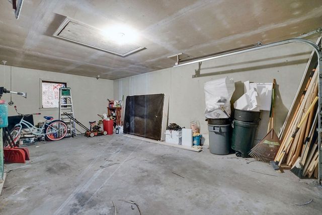195 Grattan St, Chicopee, MA 01020