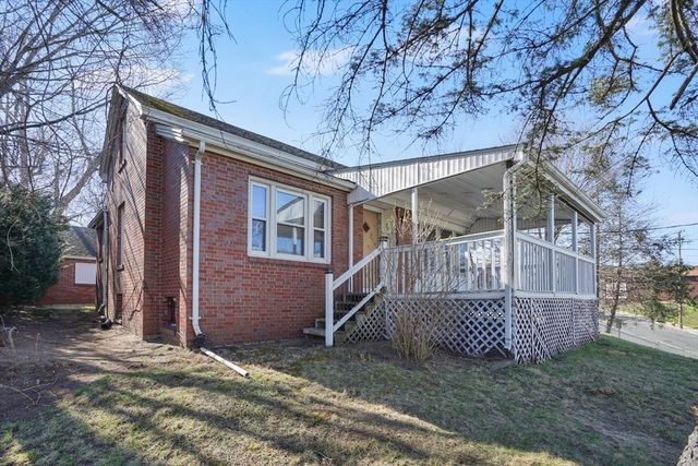 195 Grattan St, Chicopee, MA 01020