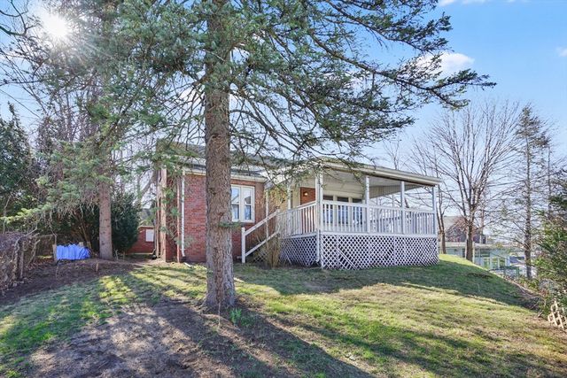 195 Grattan St, Chicopee, MA 01020