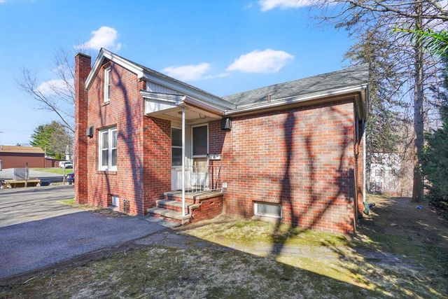 195 Grattan St, Chicopee, MA 01020