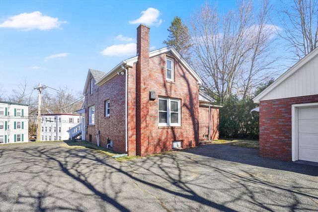 195 Grattan St, Chicopee, MA 01020