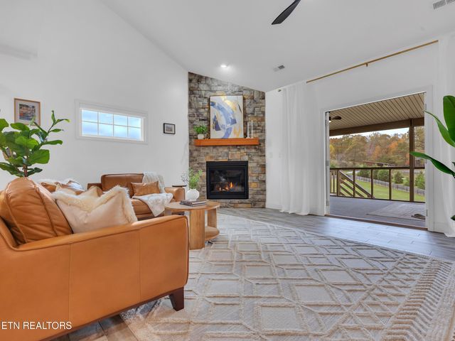 2317 Hickory Crest Lane, Knoxville, TN 37932