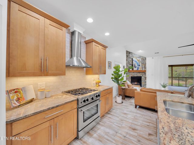 2317 Hickory Crest Lane, Knoxville, TN 37932