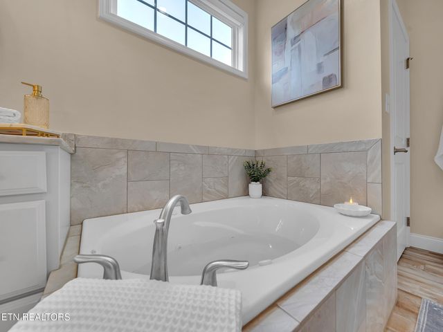 2317 Hickory Crest Lane, Knoxville, TN 37932