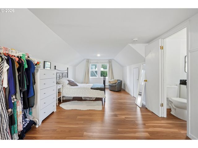 7531 Se REED COLLEGE Pl, Portland, OR 97202