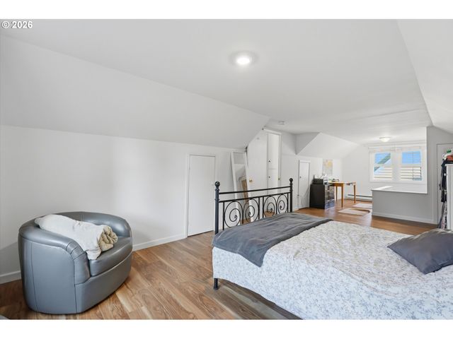 7531 Se REED COLLEGE Pl, Portland, OR 97202