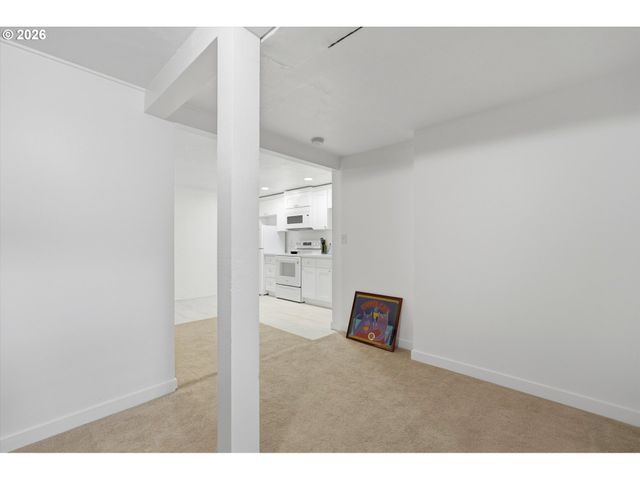 7531 Se REED COLLEGE Pl, Portland, OR 97202