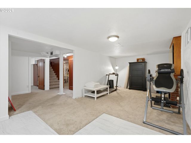 7531 Se REED COLLEGE Pl, Portland, OR 97202