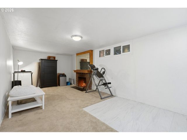 7531 Se REED COLLEGE Pl, Portland, OR 97202