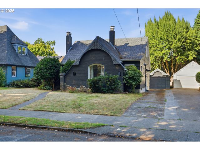 7531 Se REED COLLEGE Pl, Portland, OR 97202