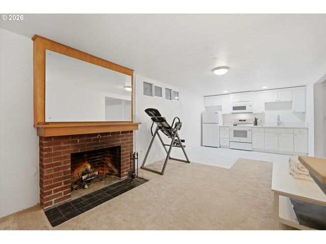 7531 Se REED COLLEGE Pl, Portland, OR 97202